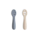 Mushie® Set di due cucchiai in silicone Tradewinds/Shifting Sand