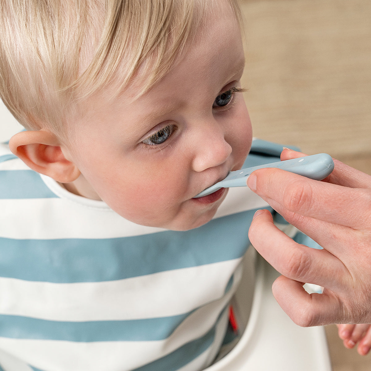 Done by Deer® Jedilni pribor Foodie Happy Dots Blue Done by Deer