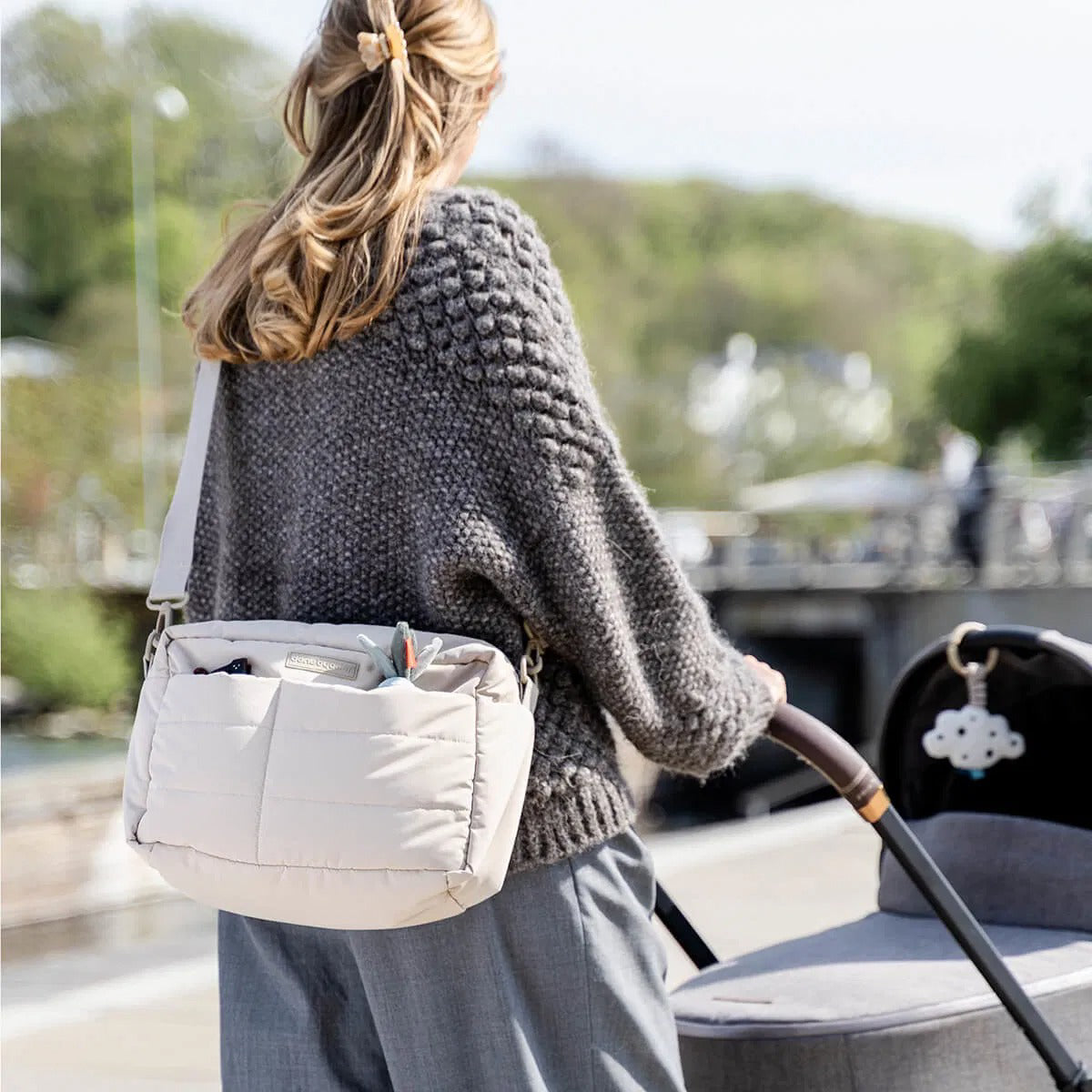 Done by Deer® Torba za voziček Quilted Sand Done by Deer