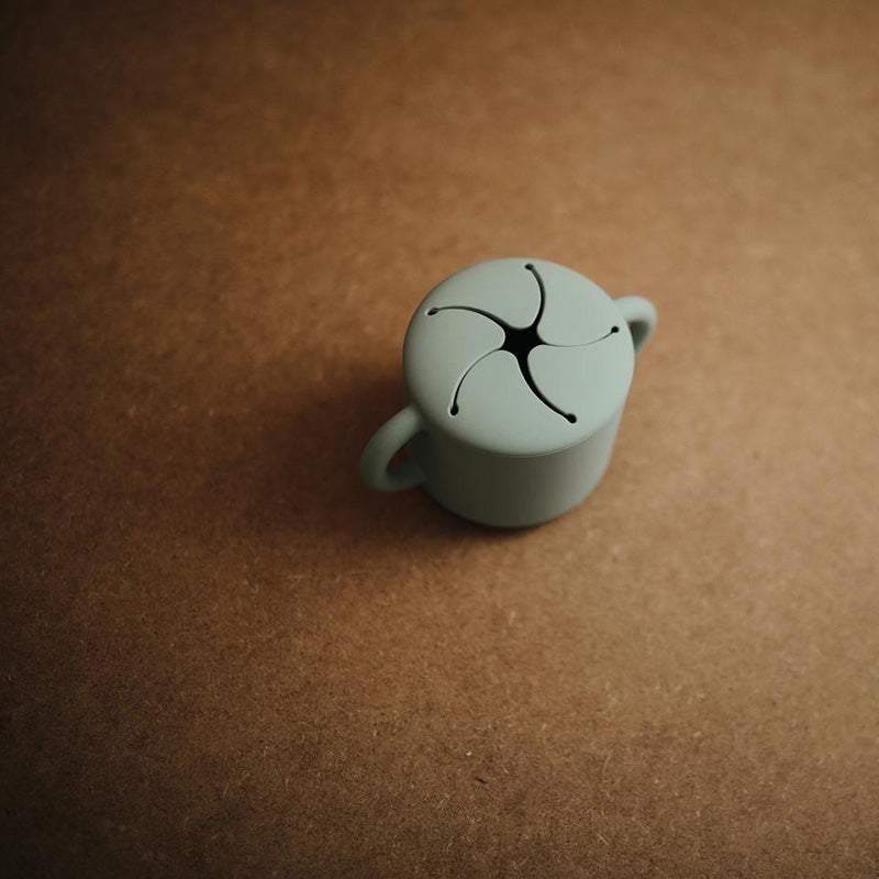 Mushie® Silikonska posodica za prigrizke Stone Mushie