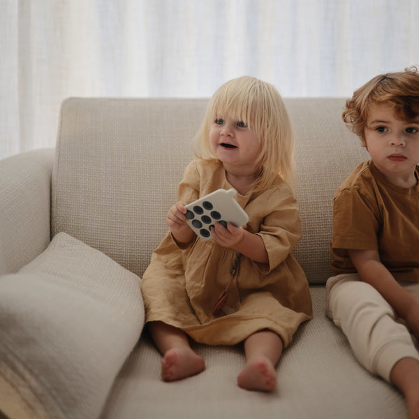 Mushie® Aktivnostna igračka iz silikona Telefon Cambridge Blue Mushie