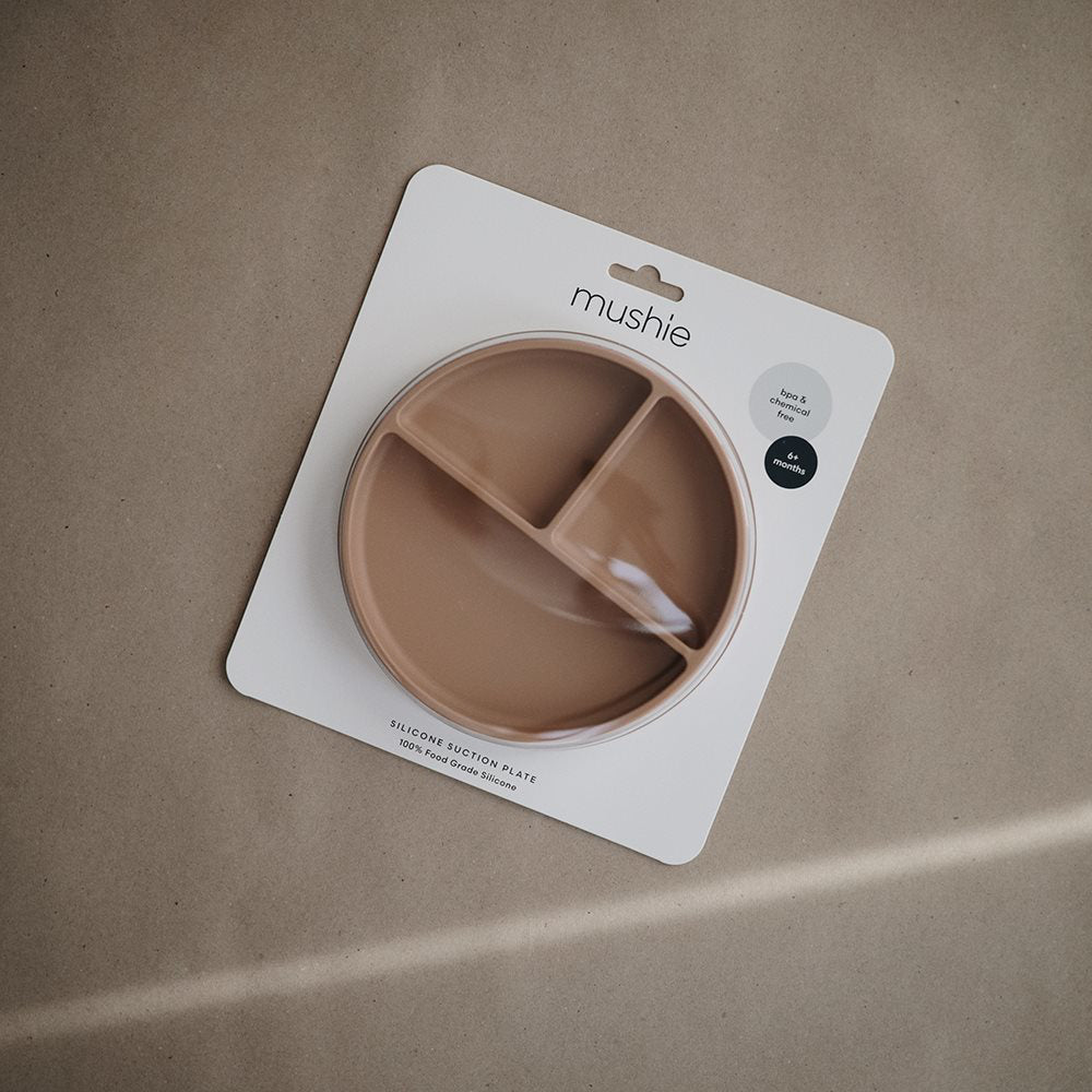 Mushie® Silikonski krožnik z vakumskim dnom Soft Lilac Mushie