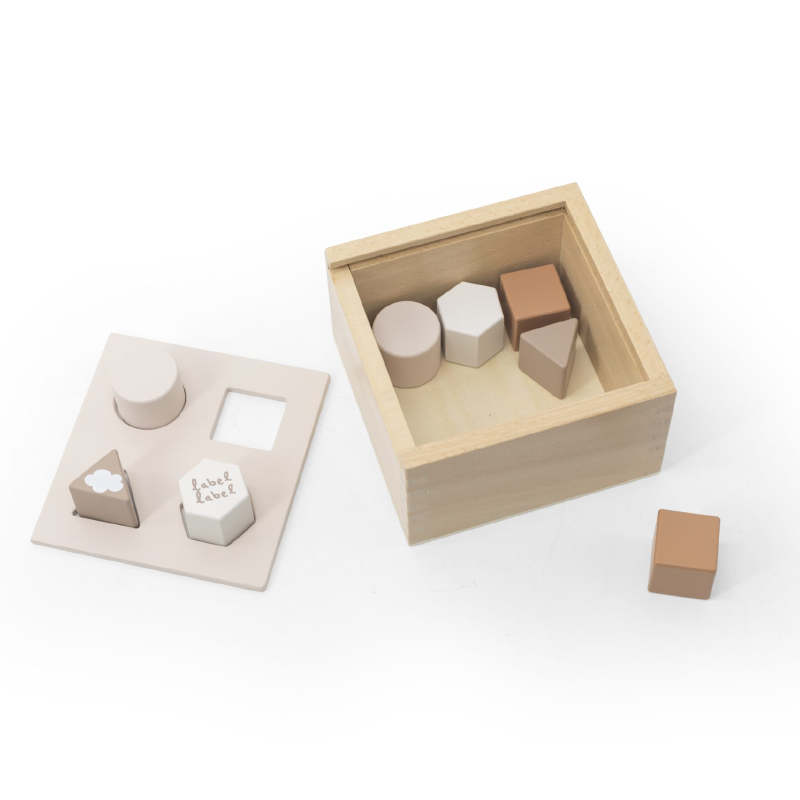 Label Label® Lesena aktivnostna škatla z liki Nougat Label Label