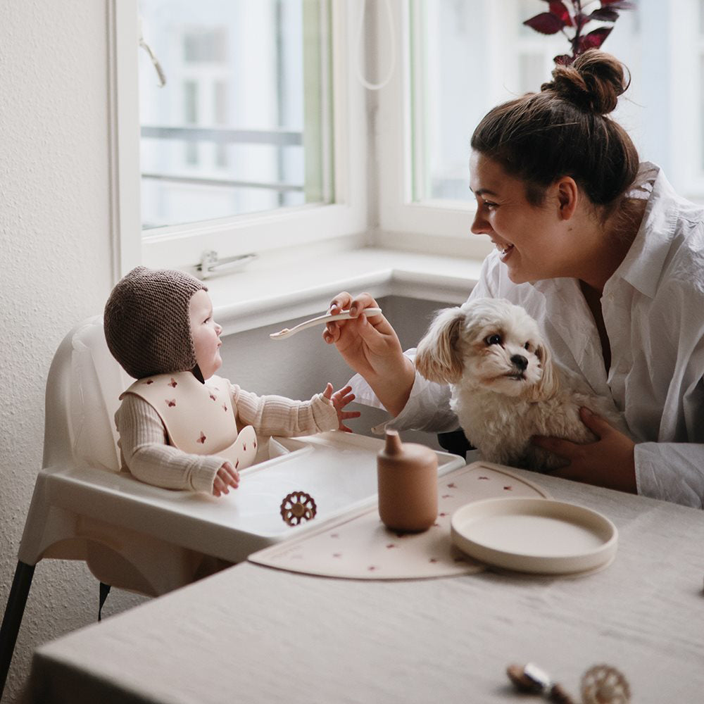 Mushie® Silikonski krožnik z vakumskim dnom Blush Mushie