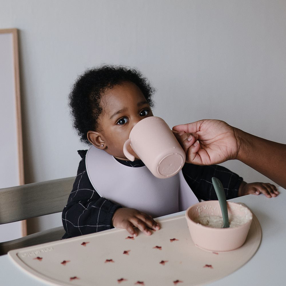 Mushie® Kozarček za učenje pitja Sippy Cup Blush Mushie