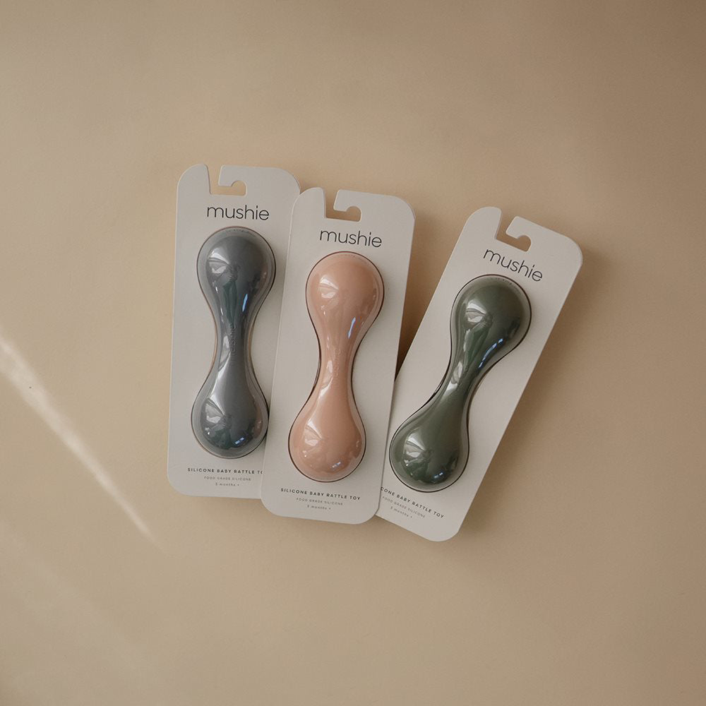 Mushie® Silikonska ropotuljica Cambridge Blue Mushie