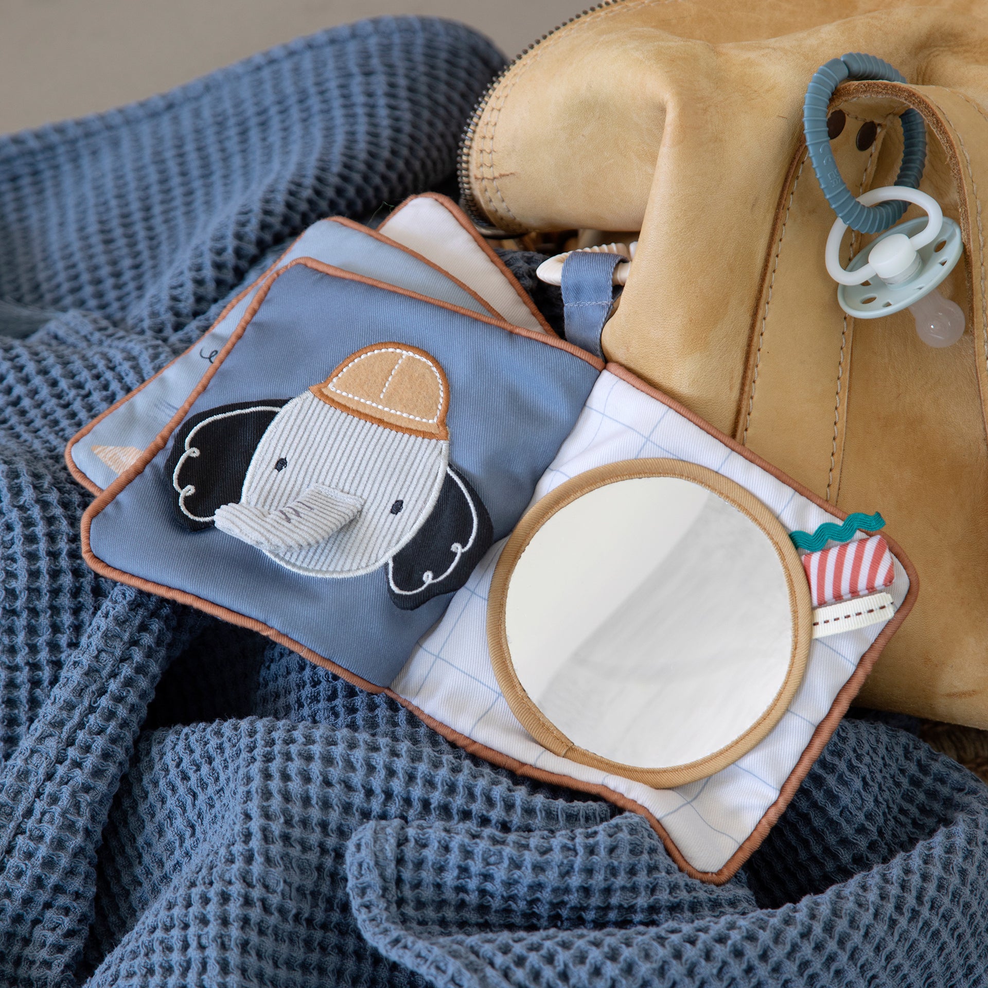 Sebra® Mehka aktivnostna knjigica Busy Builders Sebra