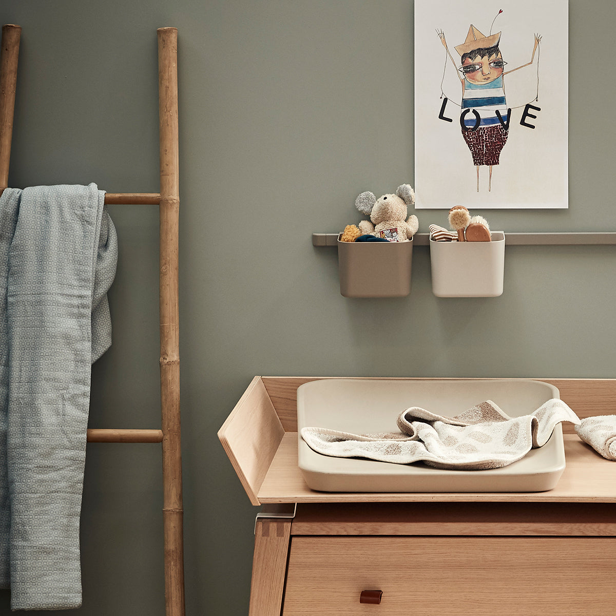 Leander® Previjalna podloga Matty Cappuccino Leander