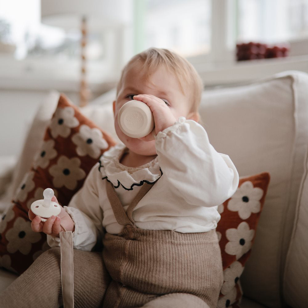 Mushie® Silikonski kozarček MINI Sippy Cup Cambridge Blue Mushie