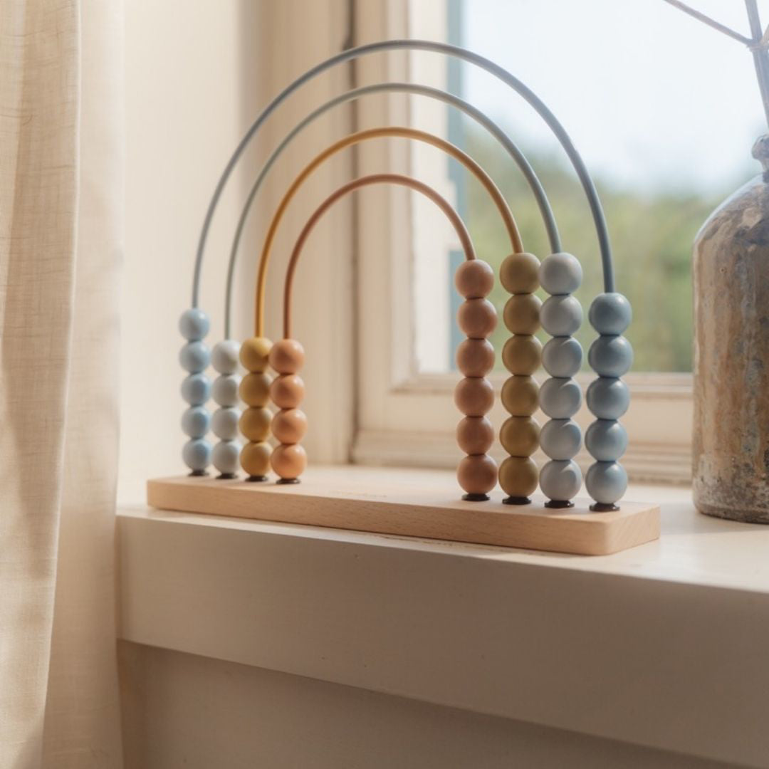 Little Dutch® Leseno abakus računalo mavrica Forest Friends Little Dutch