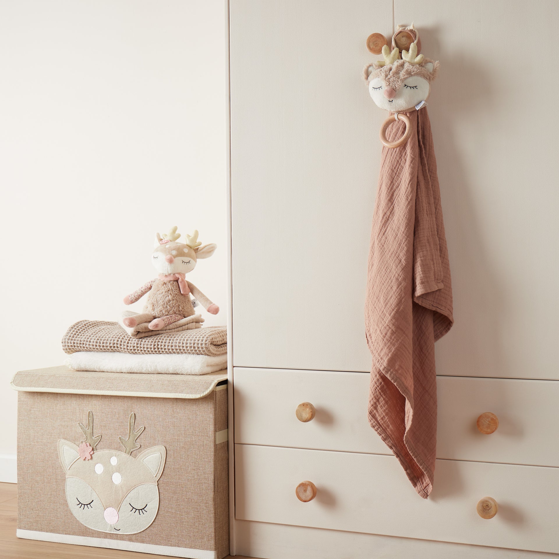 Bieco® Zabojnik za shranjevanje igrač Srnica Bieco