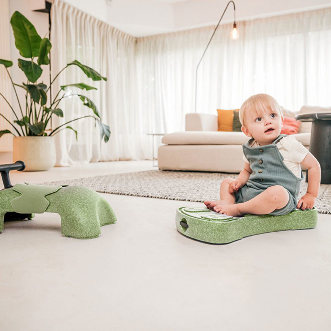 Scoot & Ride® Otroška hojica, poganjalec in deska My First 3v1 Olive Scoot & Ride