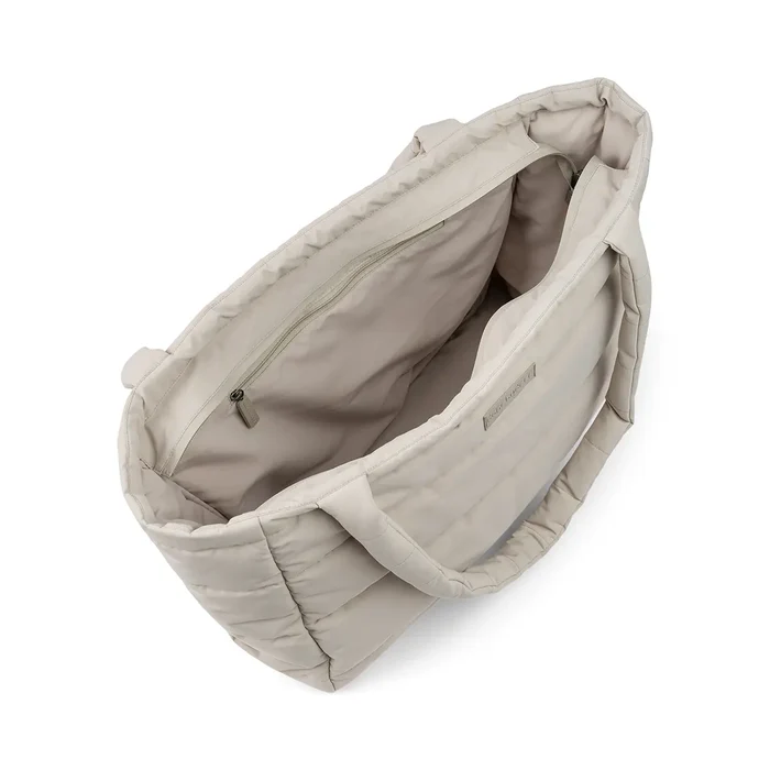 Done by Deer® Previjalna torba Quilted Tote Sand Done by Deer