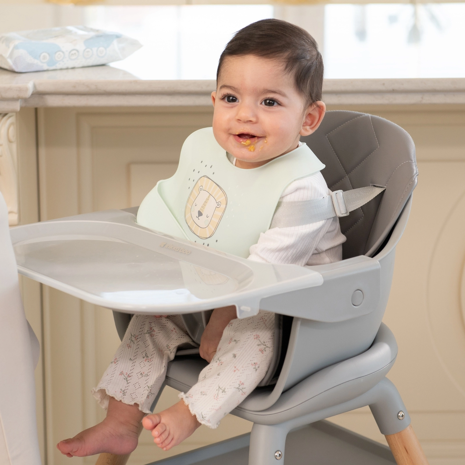 KikkaBoo® Otroški stol za hranjenje 2v1 Woody Grey KikkaBoo