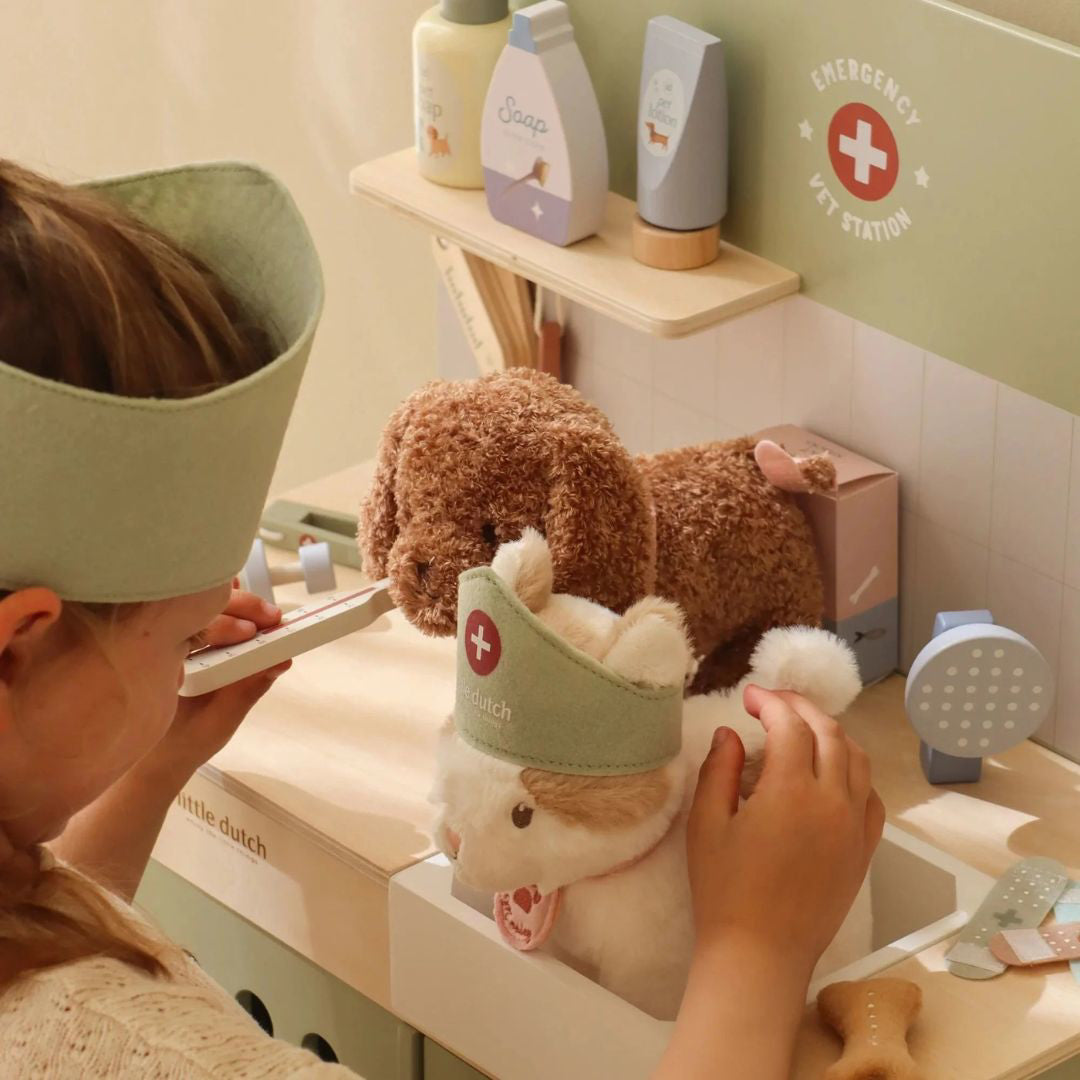 Little Dutch® Otroška lesena veterinarska ordinacija Little Dutch