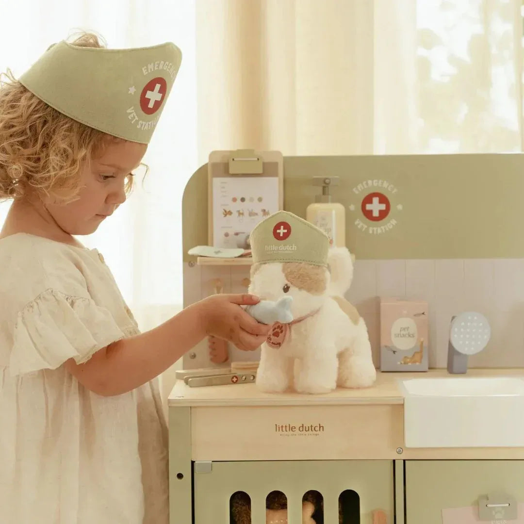 Little Dutch® Otroška lesena veterinarska ordinacija Little Dutch