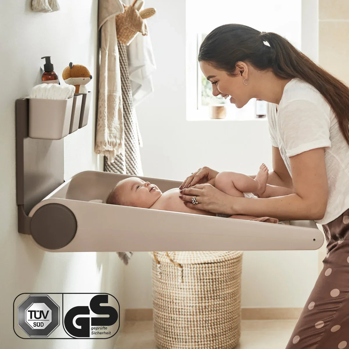 Leander® Stenska previjalna postaja Wally ™ Cappucino Leander