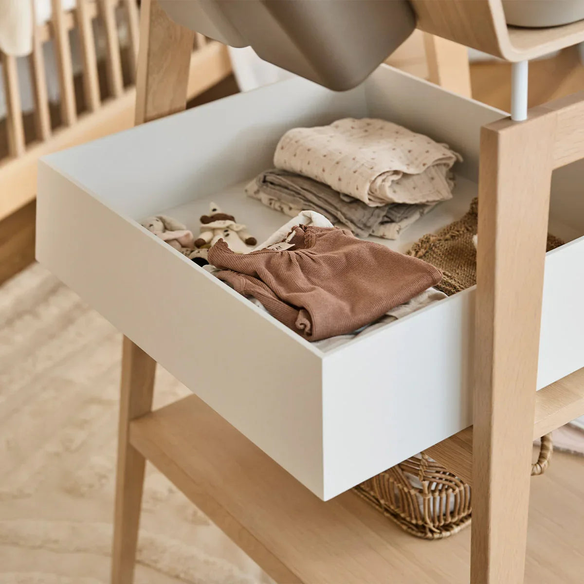 Leander® Otroška previjalna miza Linea™ s podlogo Bukev (Beech) Leander