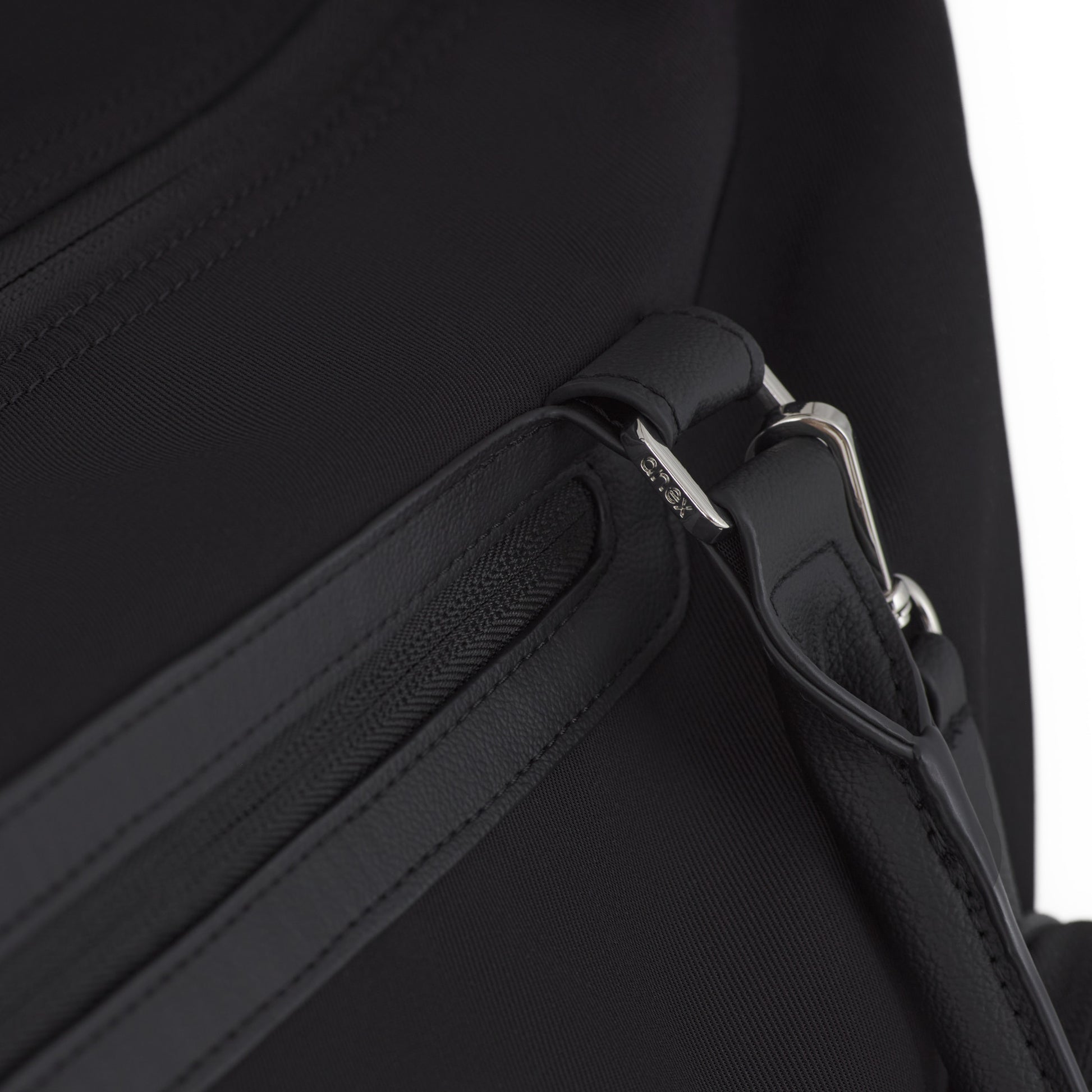 Anex® Previjalna torba Black Anex