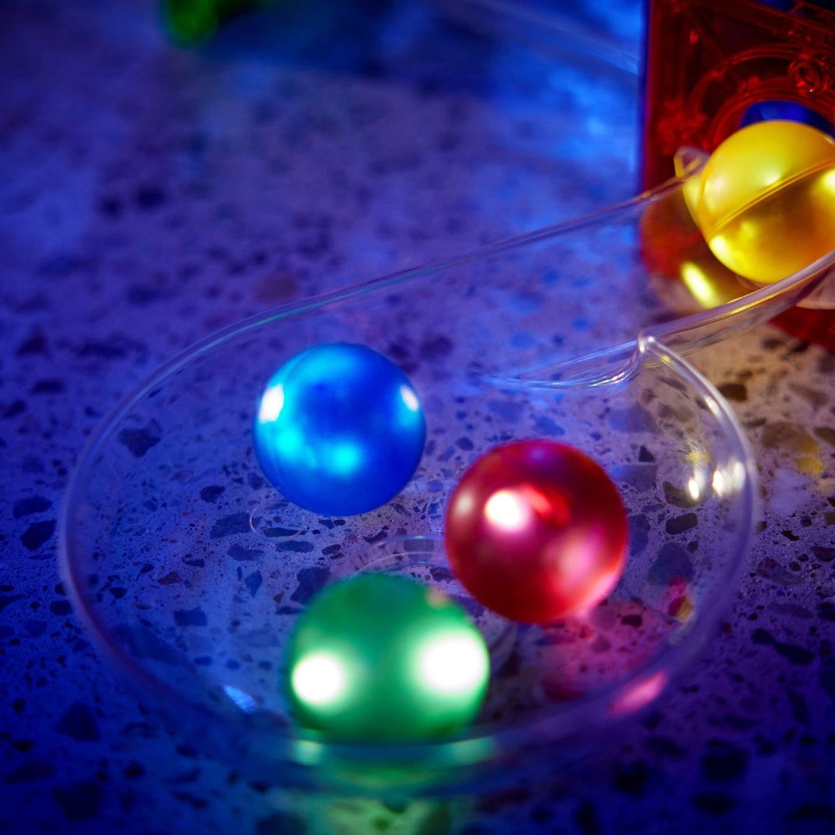 Cleverclixx® Glowing Balls 4 pack