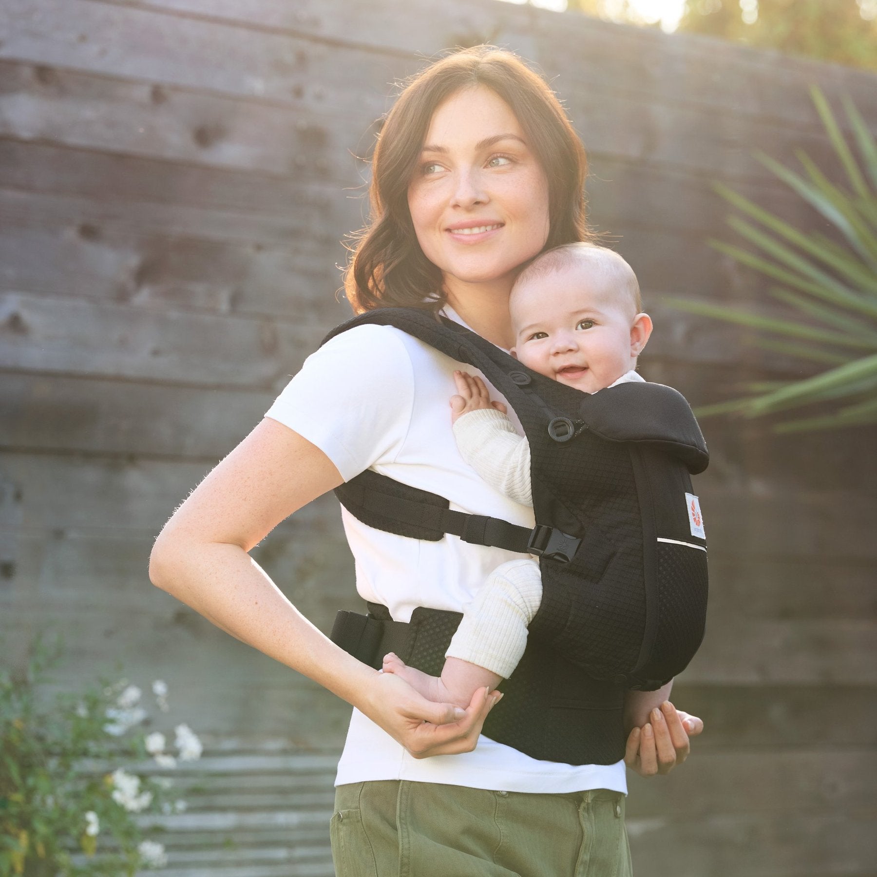 Ergobaby® Nosilka Adapt Soft Flex Mesh Onyx Black