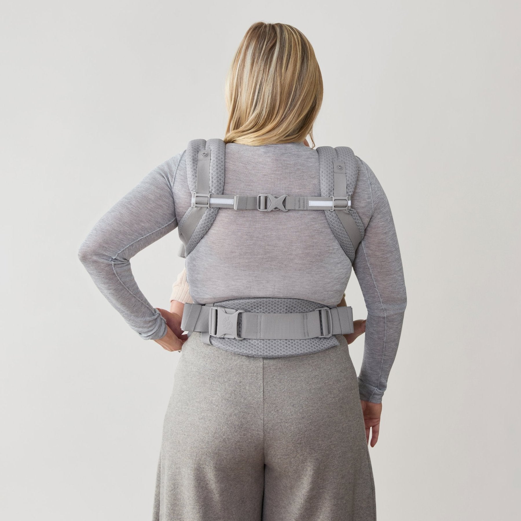 Ergobaby® Nosilka Adapt Soft Flex Mesh Pearl Grey