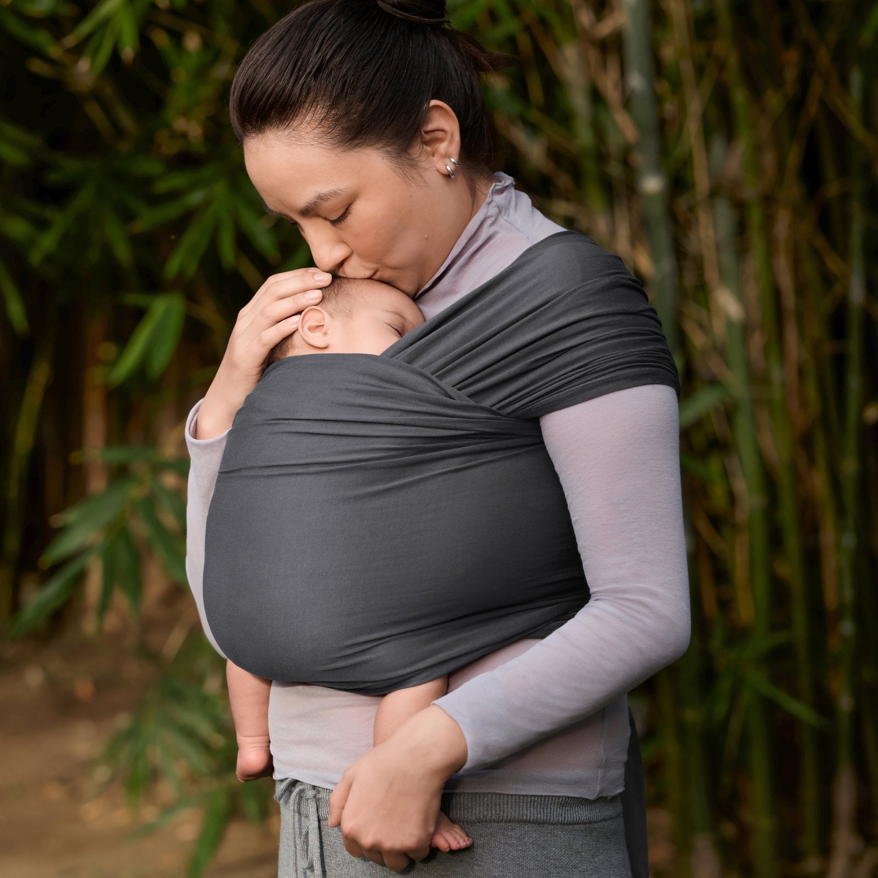 Ergobaby® Écharpe Aura Wrap Sustainable Knit Soft Black