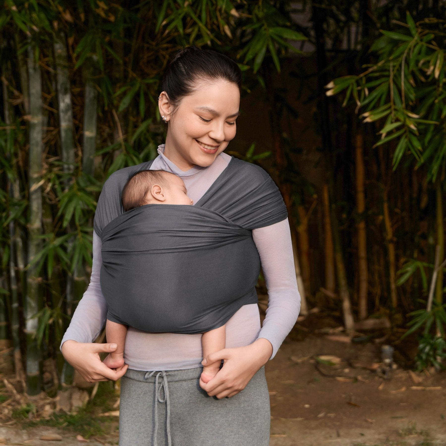 Ergobaby® Écharpe Aura Wrap Sustainable Knit Soft Black