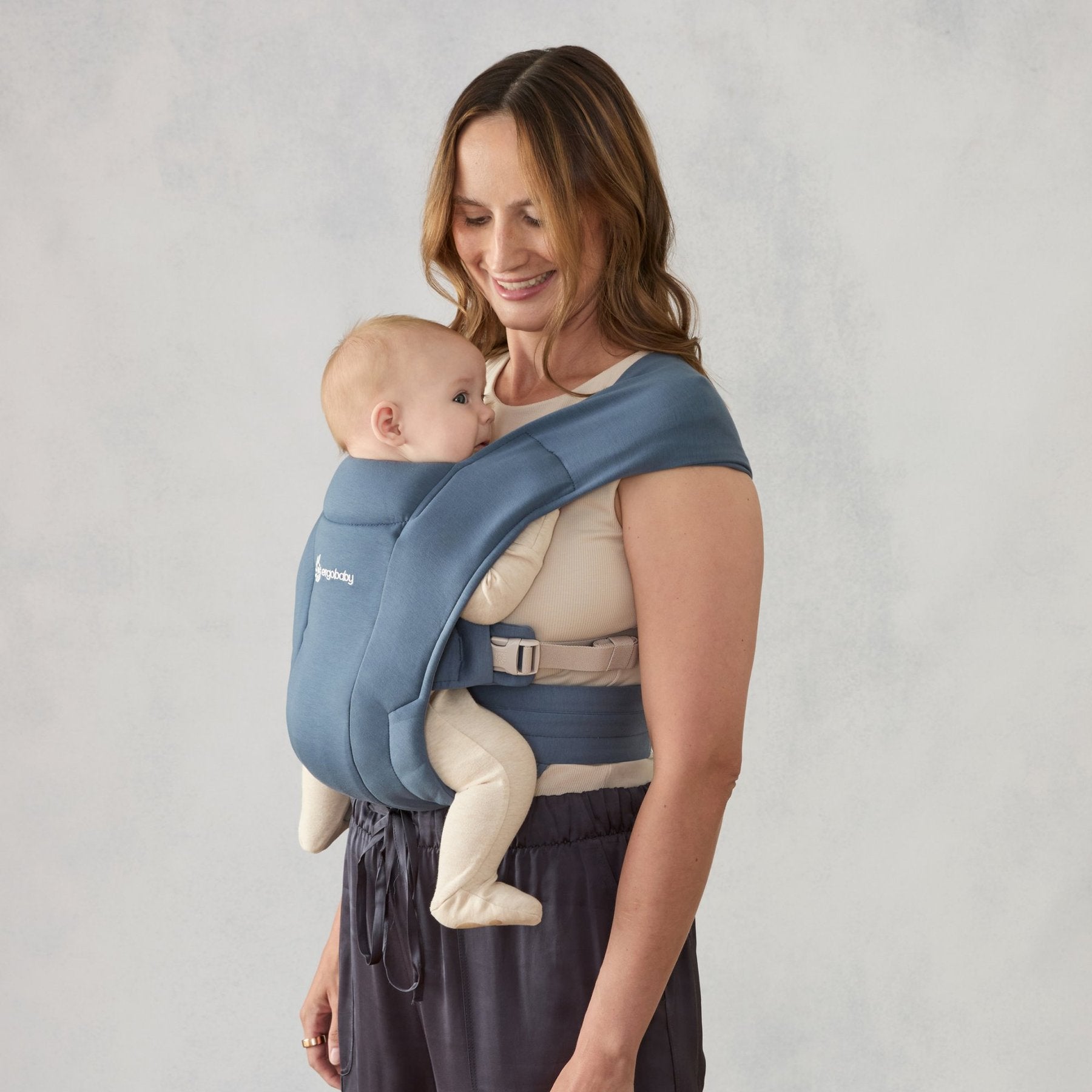 Ergobaby® Carrier Embrace Oxford Blue – Evitas