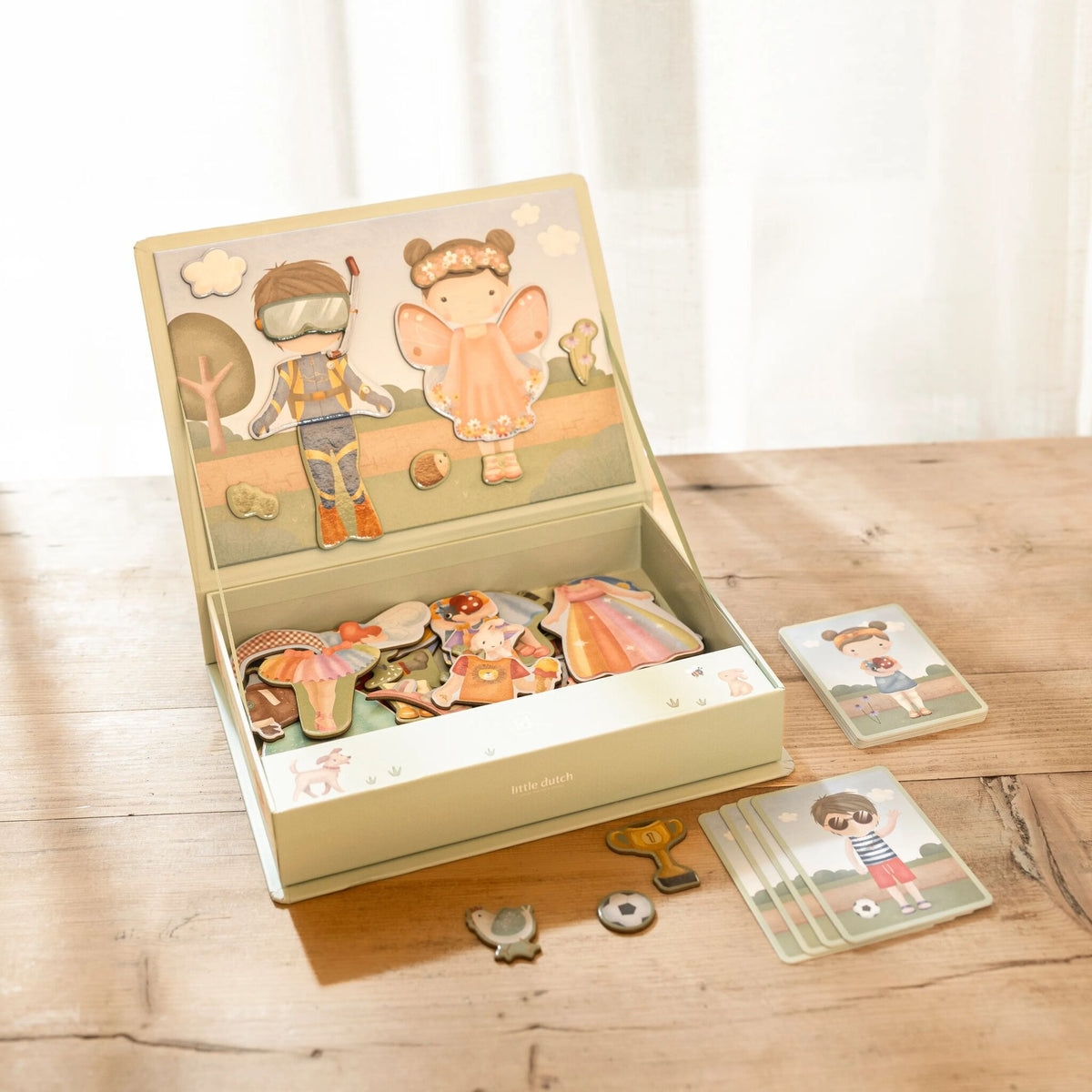 Little Dutch® Magnetic Puzzle Dress-Up Jim & Rosa