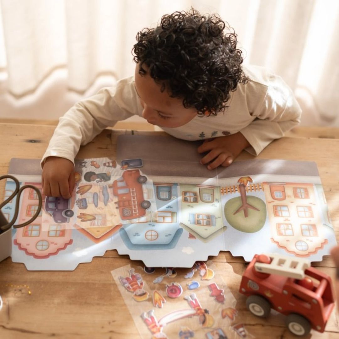 Little Dutch® Knjižica z nalepkami za večkratno uporabo Jim & Friends Little Dutch