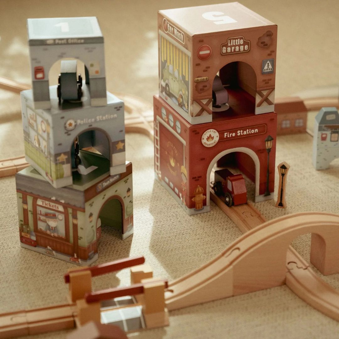 Little Dutch® Piramida iz kock z avtomobilčki Little Dutch