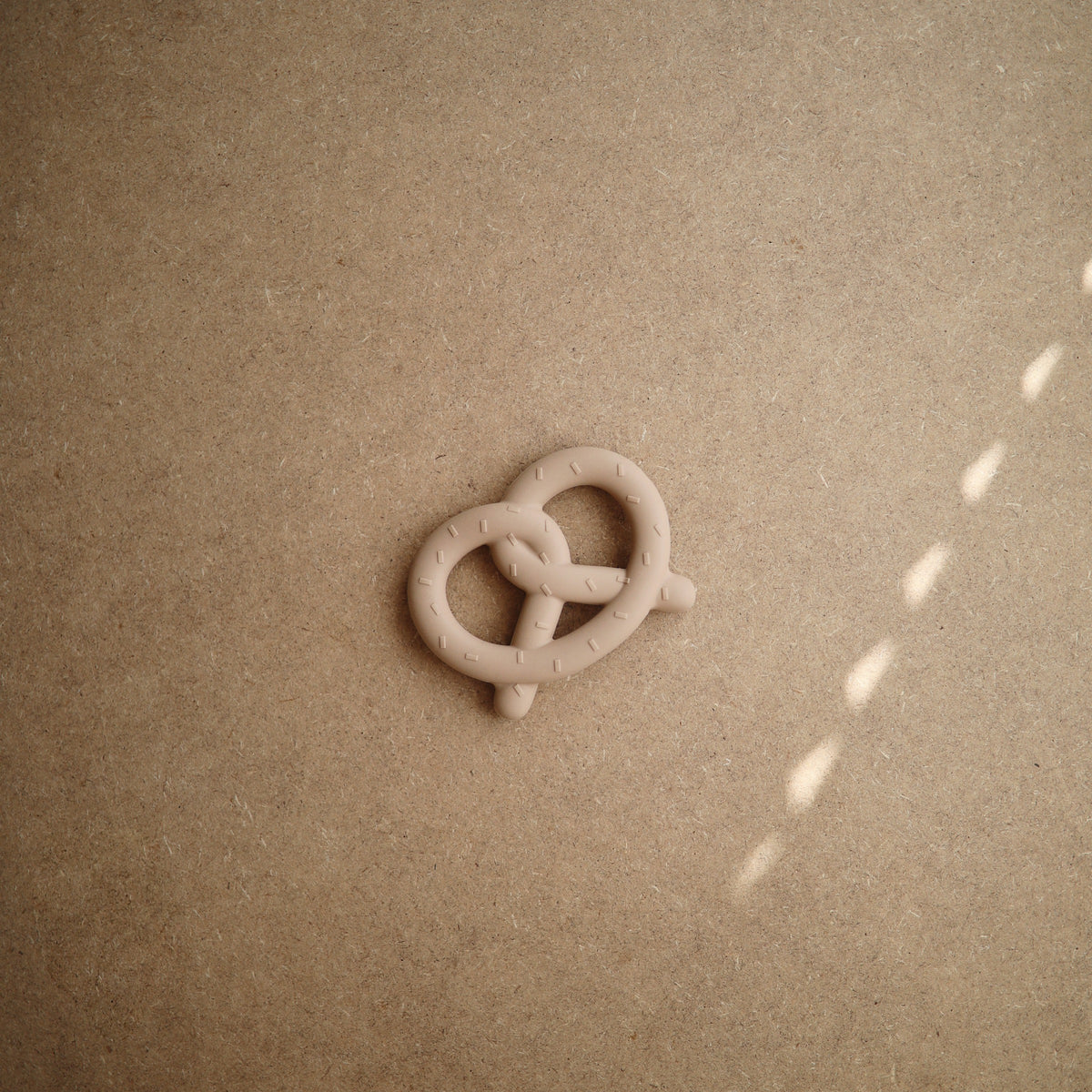 Mushie® Grizalo Pretzel Natural