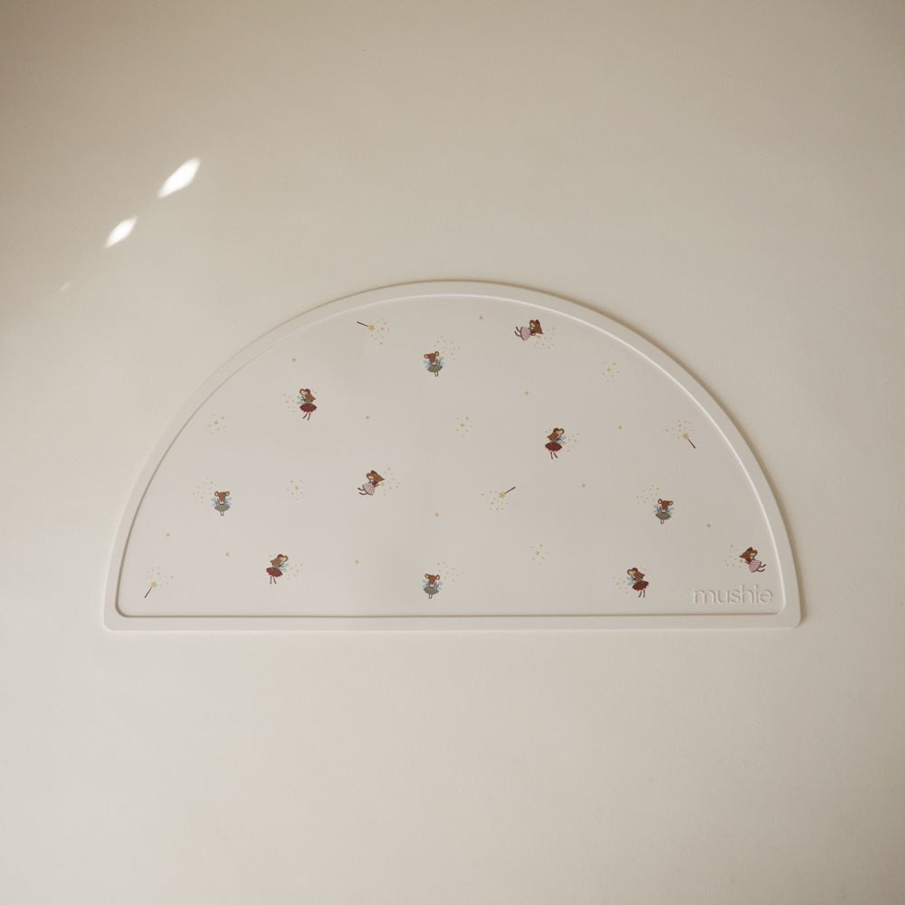 Mushie® Silikonska podloga za hranjenje Fairy Mice Mushie