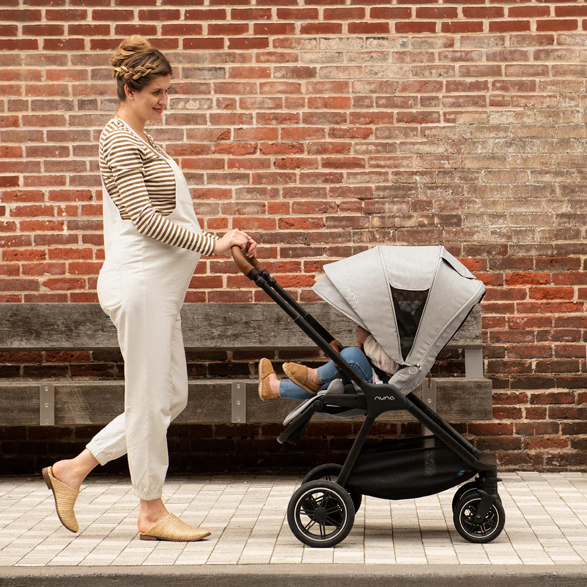 Nuna® Otroški voziček 4v1 Triv™ Next + Lytl™ + Pipa™ Next Chestnut + Isofix baza Next Nuna