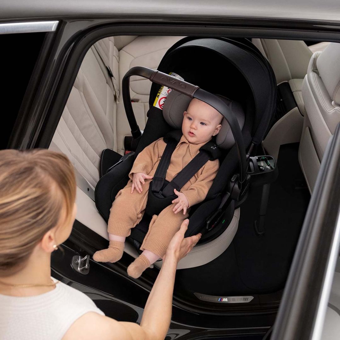 Nuna® Otroški voziček 3v1 Demi™ Next z rolko + Arra™ Flex Caviar Nuna