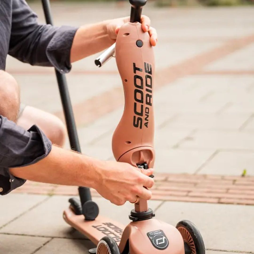 Scoot & Ride® Highwaykick 1 – Draisinne & Trottinette 2-en-1 Mocha