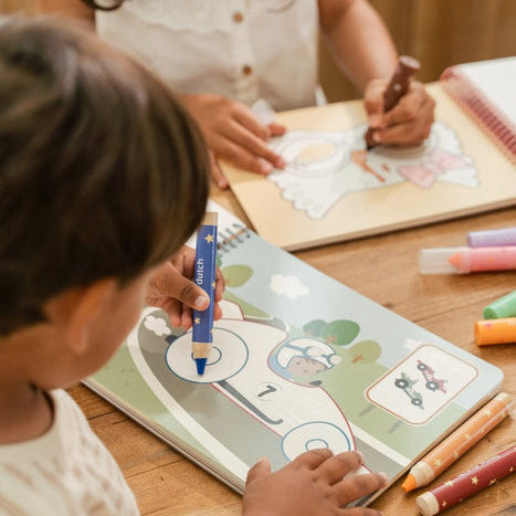 Little Dutch® Knjiga s škarjami Jim & Friends Little Dutch