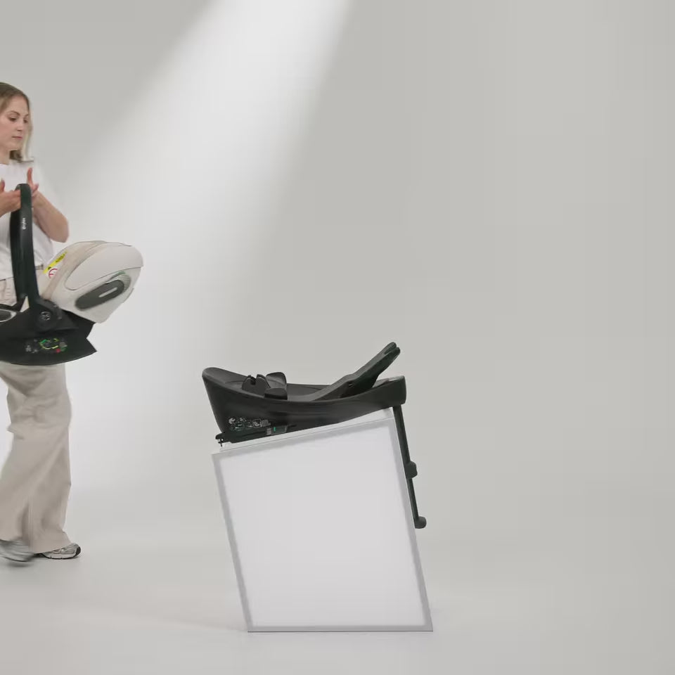 Video laden: Cybex Platinum® Child Car Seat Cloud™ S i-Size (40-87 cm) Cozy Beige