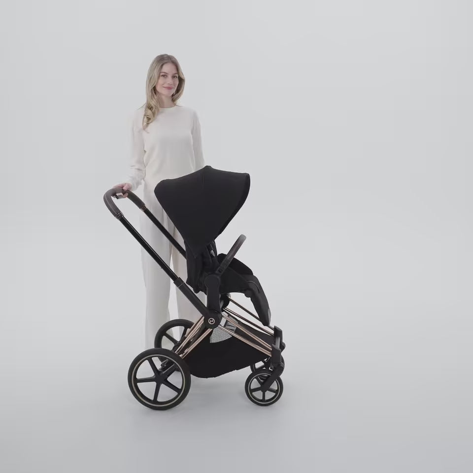 Učitaj video: Cybex Platinum® Električna dječja kolica sa sklopivom košarom 2u1 e-Priam™ Comfort Sepia Black | Matt Black